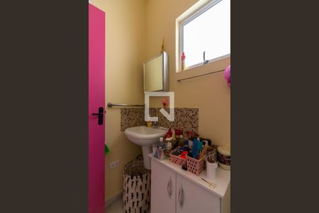 Casa à venda com 160m², 5 quartos e 2 vagasBanheiro da Suíte 1 