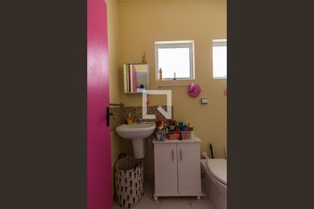 Casa à venda com 160m², 5 quartos e 2 vagasBanheiro da Suíte 1 