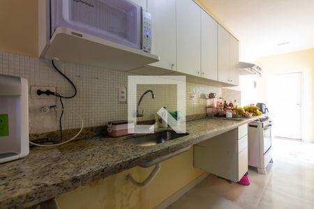 Casa à venda com 160m², 5 quartos e 2 vagasCozinha 