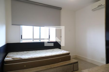 Quarto de apartamento para alugar com 2 quartos, 79m² em Recreio dos Bandeirantes, Rio de Janeiro