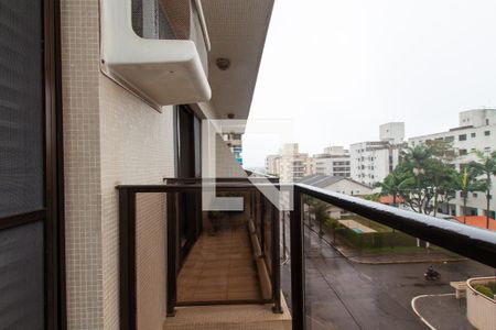 Suíte - Varanda de apartamento para alugar com 3 quartos, 130m² em Jardim Las Palmas, Guarujá