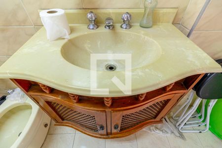 Apartamento para alugar com 60m², 2 quartos e sem vagaBanheiro