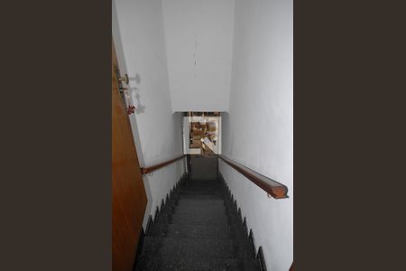 Casa para alugar com 650m², 7 quartos e 20 vagasEscada