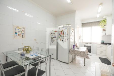 Apartamento à venda com 215m², 3 quartos e 2 vagasCozinha