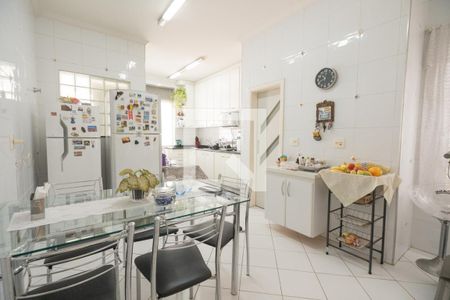 Apartamento à venda com 215m², 3 quartos e 2 vagasCozinha