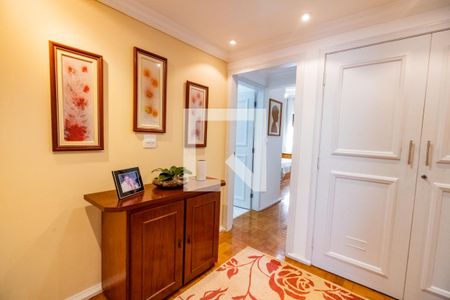 Apartamento à venda com 215m², 3 quartos e 2 vagasCorredor