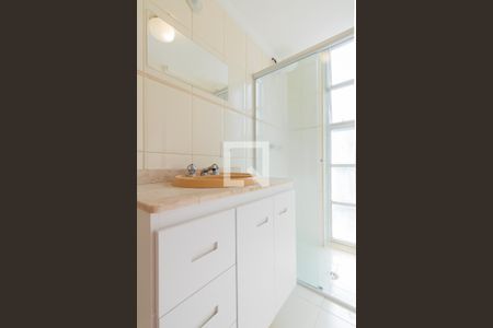 Apartamento para alugar com 162m², 3 quartos e 2 vagas Apartamento para alugar com 162m², 3 quartos e 2 vagasBanheiro da suíte