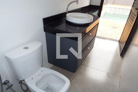 Casa de condomínio para alugar com 360m², 5 quartos e 6 vagasBanheiro Externo