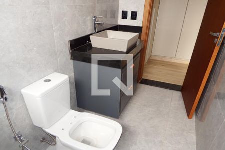 Casa de condomínio para alugar com 360m², 5 quartos e 6 vagasBanheiro da Suíte 03