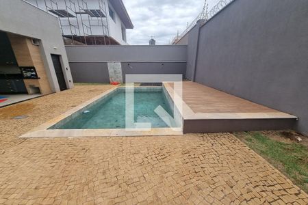 Casa de condomínio para alugar com 360m², 5 quartos e 6 vagasPiscina