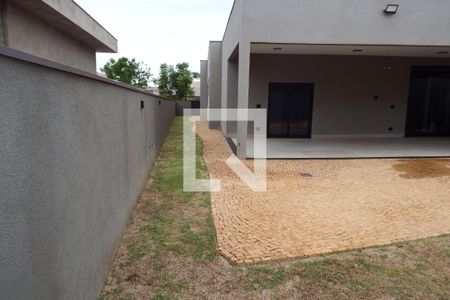 Casa de condomínio para alugar com 360m², 5 quartos e 6 vagasCorredor Lateral