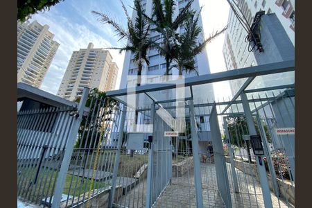 Apartamento à venda com 67m², 3 quartos e 1 vaga Apartamento à venda com 67m², 3 quartos e 1 vagaFachada