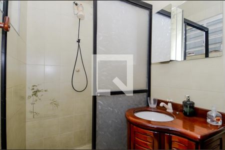 Casa à venda com 180m², 3 quartos e 3 vagasBanheiro da Suíte 2