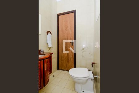 Casa à venda com 180m², 3 quartos e 3 vagasBanheiro da Suíte 2