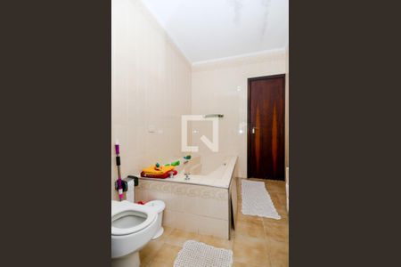 Casa à venda com 180m², 3 quartos e 3 vagasBanheiro da Suíte 1