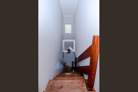 Casa à venda com 180m², 3 quartos e 3 vagasEscada 