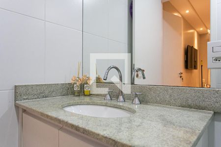 Apartamento à venda com 62m², 2 quartos e 1 vagaBanheiro Social