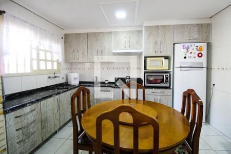 Casa à venda com 340m², 3 quartos e 6 vagasCozinha