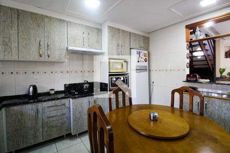 Casa à venda com 340m², 3 quartos e 6 vagasCozinha