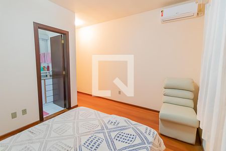 Quarto 1 de casa à venda com 3 quartos, 178m² em Cristo Rei, São Leopoldo