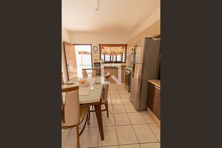 Casa à venda com 178m², 3 quartos e 2 vagasCozinha