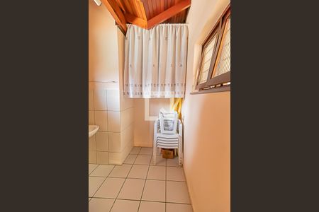 Casa à venda com 178m², 3 quartos e 2 vagasBanheiro de Serviço