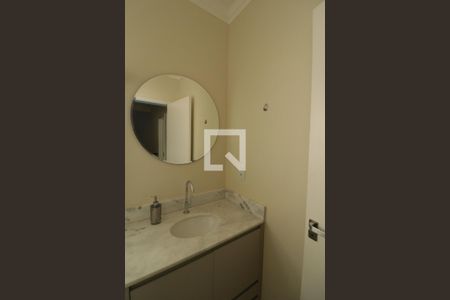 Casa à venda com 105m², 3 quartos e 2 vagas Casa à venda com 105m², 3 quartos e 2 vagasBanheiro