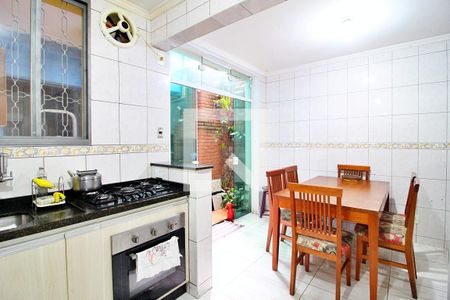 Casa à venda com 126m², 3 quartos e 2 vagasCozinha