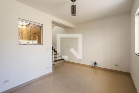 Sala de casa de condomínio para alugar com 2 quartos, 90m² em Parque Mandaqui, São Paulo