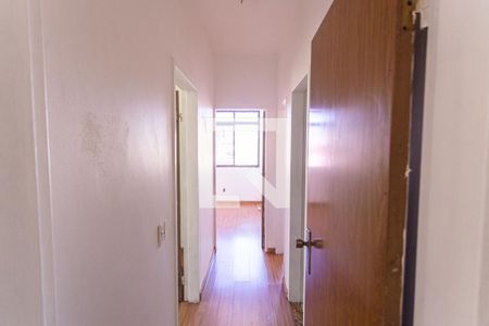 Corredor de apartamento à venda com 3 quartos, 90m² em Santa Efigênia, Belo Horizonte