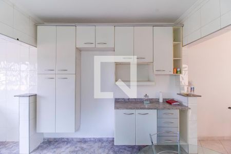 Casa para alugar com 200m², 4 quartos e 4 vagas Casa para alugar com 200m², 4 quartos e 4 vagasCozinha