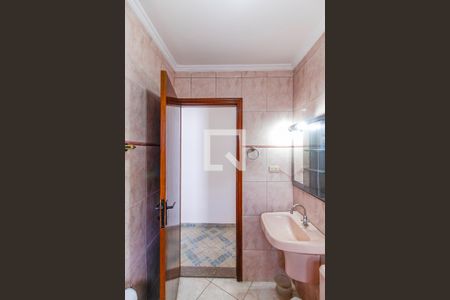 Casa para alugar com 200m², 4 quartos e 4 vagas Casa para alugar com 200m², 4 quartos e 4 vagasBanheiro 3