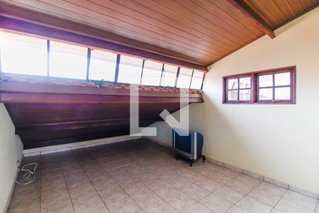 Casa para alugar com 200m², 4 quartos e 4 vagas Casa para alugar com 200m², 4 quartos e 4 vagasSotão