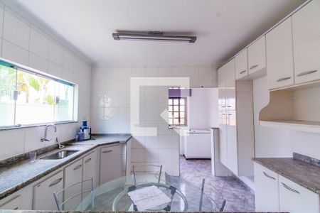 Casa para alugar com 200m², 4 quartos e 4 vagas Casa para alugar com 200m², 4 quartos e 4 vagasCozinha