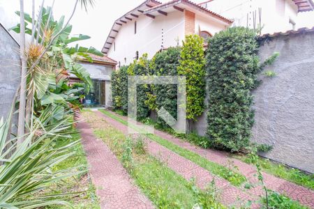 Casa para alugar com 200m², 4 quartos e 4 vagas Casa para alugar com 200m², 4 quartos e 4 vagasGaragem