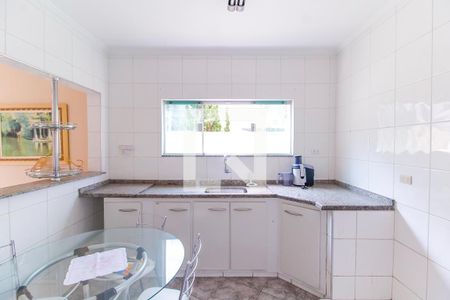 Casa para alugar com 200m², 4 quartos e 4 vagas Casa para alugar com 200m², 4 quartos e 4 vagasCozinha