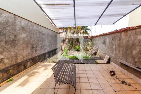 Casa para alugar com 200m², 4 quartos e 4 vagas Casa para alugar com 200m², 4 quartos e 4 vagasQuintal