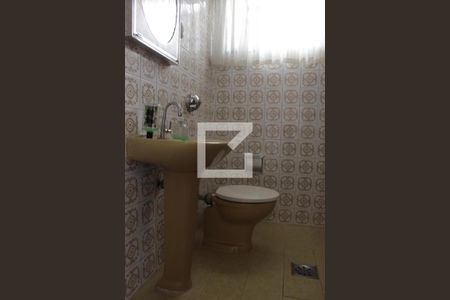 Casa para alugar com 583m², 3 quartos e 5 vagasBanheiro