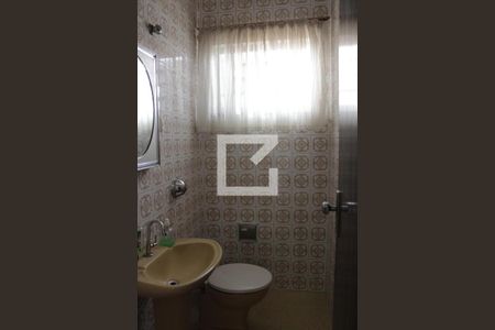 Casa para alugar com 583m², 3 quartos e 5 vagasBanheiro