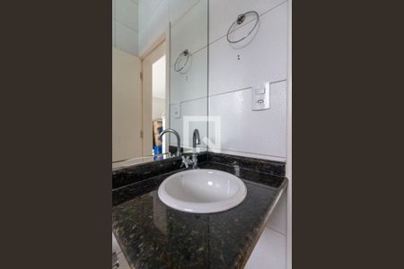 Casa à venda com 120m², 3 quartos e 2 vagas Casa à venda com 120m², 3 quartos e 2 vagasBanheiro