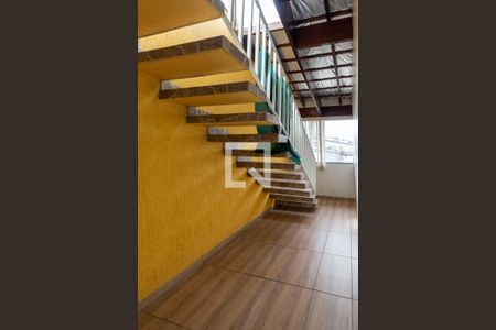 Casa à venda com 120m², 3 quartos e 2 vagas Casa à venda com 120m², 3 quartos e 2 vagasCorredor