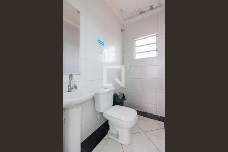 Casa à venda com 120m², 3 quartos e 2 vagas Casa à venda com 120m², 3 quartos e 2 vagasBanheiro Varanda Gourmet