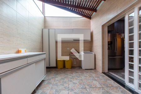 Casa à venda com 120m², 3 quartos e 2 vagas Casa à venda com 120m², 3 quartos e 2 vagasÁrea de Serviço