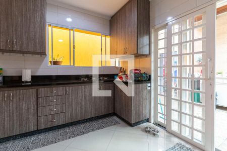 Casa à venda com 120m², 3 quartos e 2 vagas Casa à venda com 120m², 3 quartos e 2 vagasCozinha