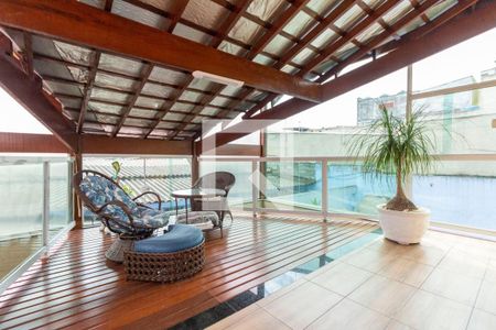 Casa à venda com 120m², 3 quartos e 2 vagas Casa à venda com 120m², 3 quartos e 2 vagasVaranda Quarto 1 - Suite