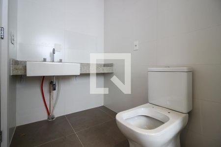Apartamento à venda com 136m², 2 quartos e 2 vagasBanheiro da Suíte 2