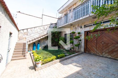 Casa à venda com 400m², 3 quartos e 8 vagas Casa à venda com 400m², 3 quartos e 8 vagasQuintal