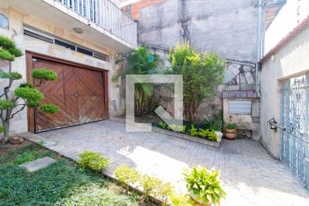 Casa à venda com 400m², 3 quartos e 8 vagas Casa à venda com 400m², 3 quartos e 8 vagasQuintal