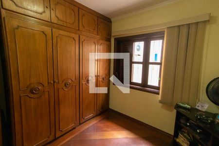 Casa à venda com 400m², 3 quartos e 8 vagas Casa à venda com 400m², 3 quartos e 8 vagasQuarto