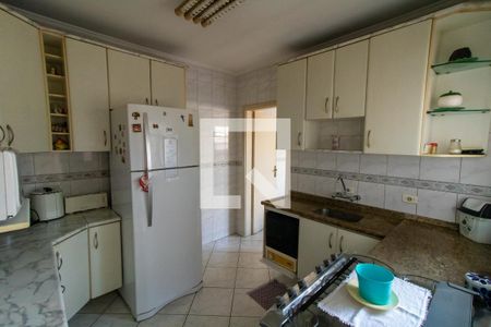 Casa à venda com 400m², 3 quartos e 8 vagas Casa à venda com 400m², 3 quartos e 8 vagasCozinha